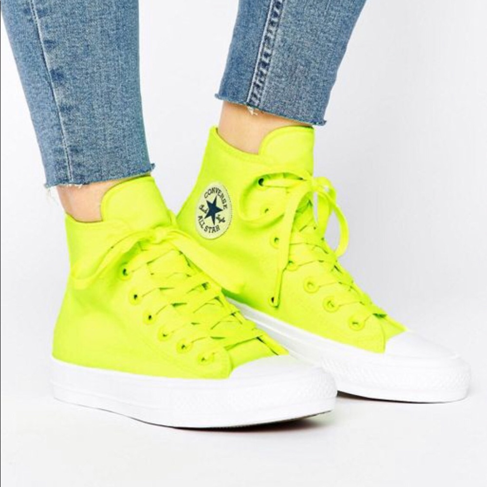 💚SOLD💚Converse Chuck Taylor All Star Volt Green - Picture 1 of 5